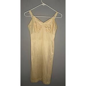 VTG Lingerie by Vincent Ivory Silky Nightgown V-Neck Slip Dress Cream Sz 36 US 6